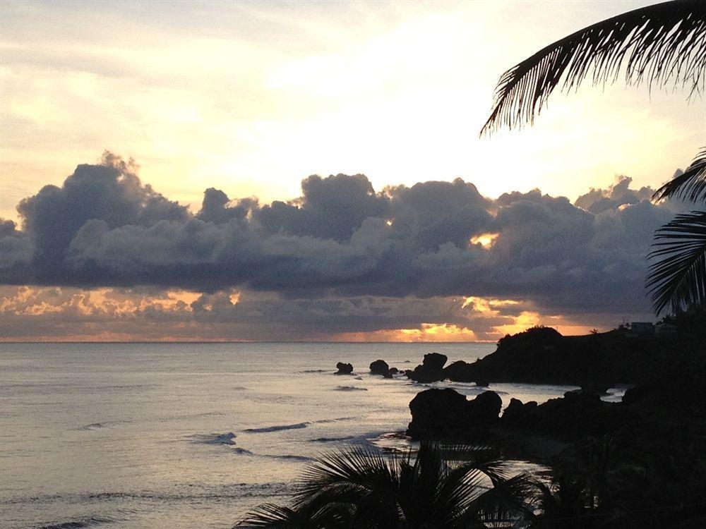 Готель Round House Bathsheba Екстер'єр фото