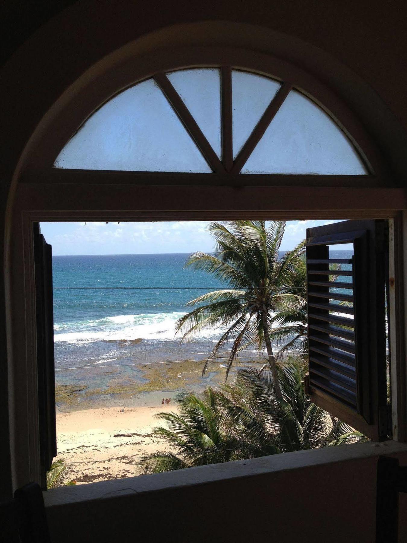 Готель Round House Bathsheba Екстер'єр фото