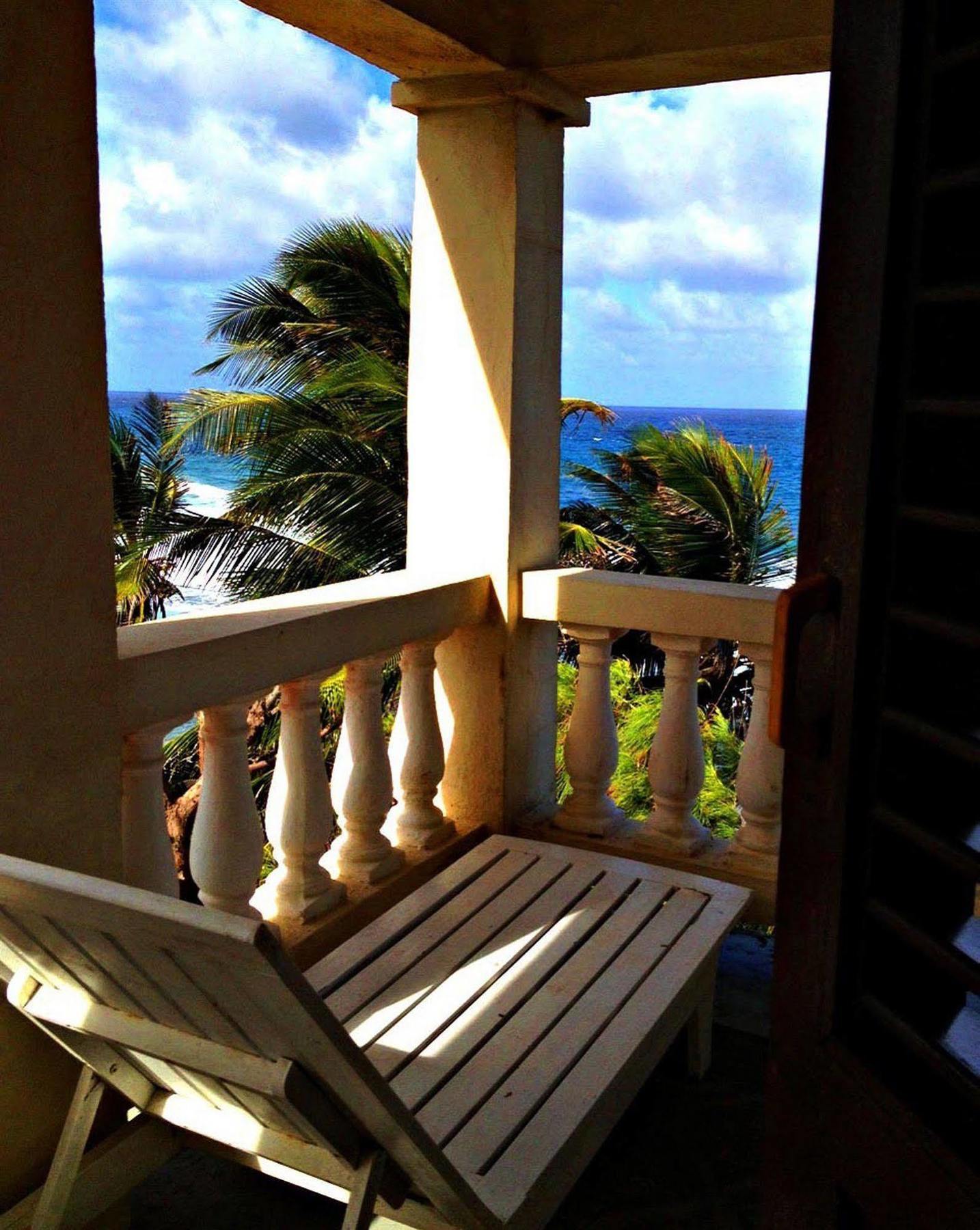 Готель Round House Bathsheba Екстер'єр фото